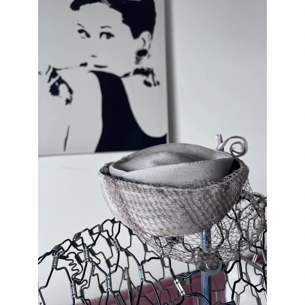 Vintage Silver‎ Grey Pillbox Hat with Birdcage Veil Ribbed Braid Mid Century